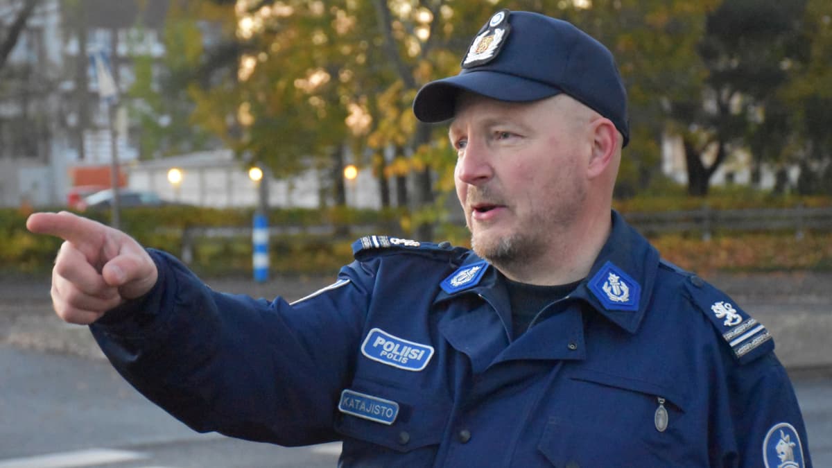 Komisario Tuomo Katajisto, Lounais-Suomen Poliisi.