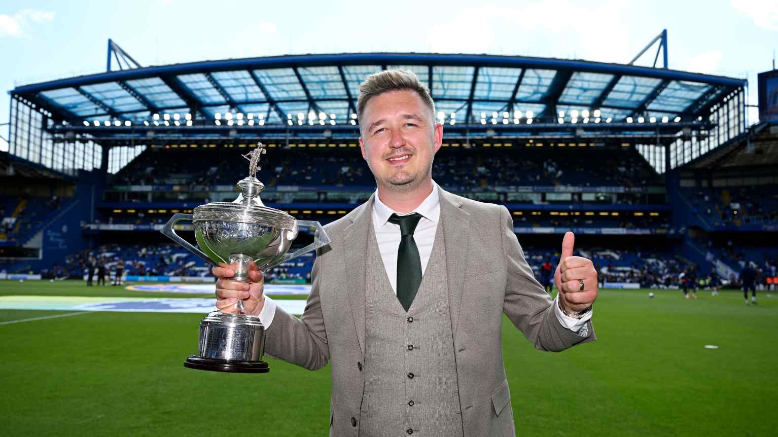 Kyren Wilson presented the World Cup trophy at Stamford Bridge on May 19.