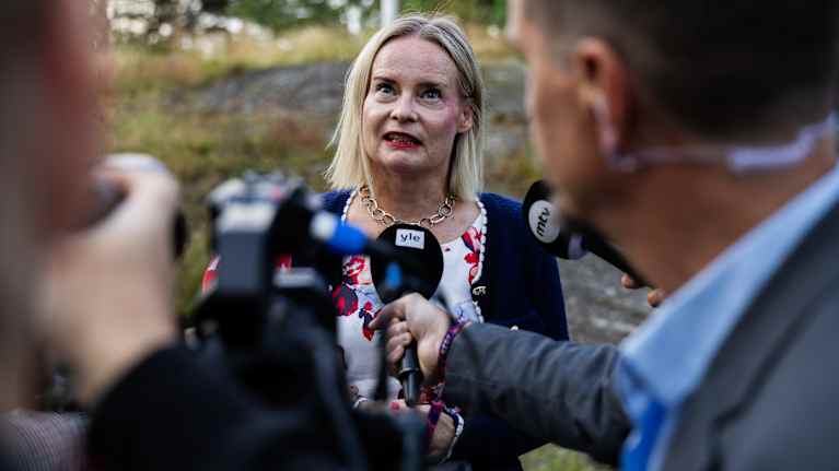 valtiovarainministeri Riikka Purra vastaa median kysymyksiin.