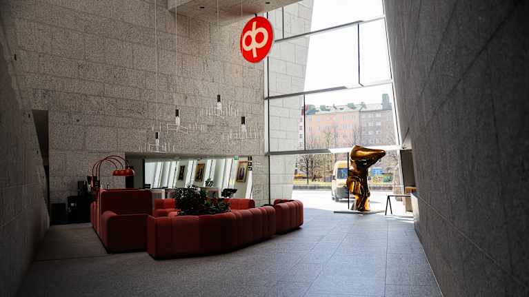 Companies like it when corporate tax is reduced. When a company’s taxes are reduced, the company has more money left. Banking company OP is the largest corporate tax payer in Finland. Photo: Silja Viitala / Yle