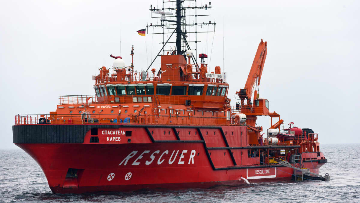 Russian ship in cable repair work. Image: AOP