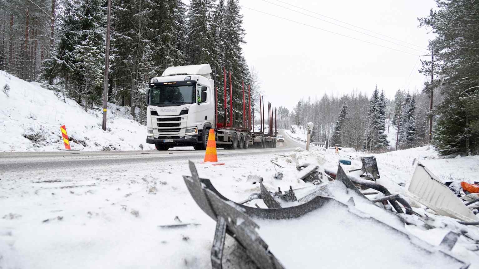 Kolmen rekan kolari jäisellä valtatie 26:lla – ammattikuljettaja kertoo, millaista  tiellä on ajaa | Etelä-Karjala | Yle