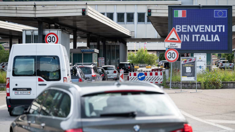 Autojono raja-asemalla