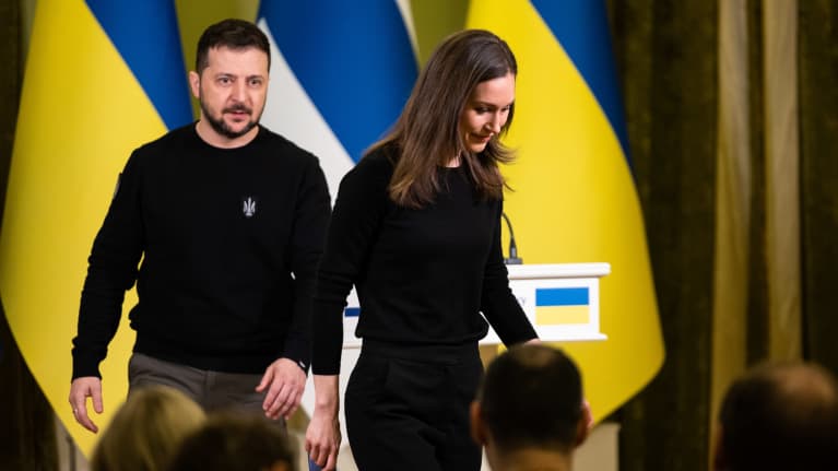 Sanna Marin, Hillary Clinton, Boris Johnson kansainväliseen ...