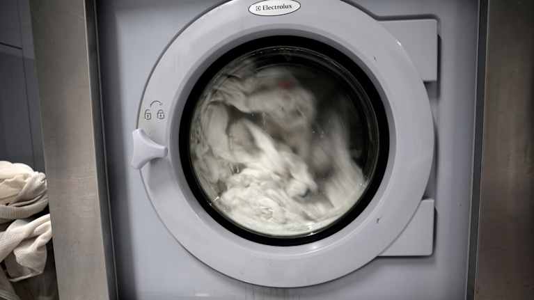 Pescone pese picchia peslasa.