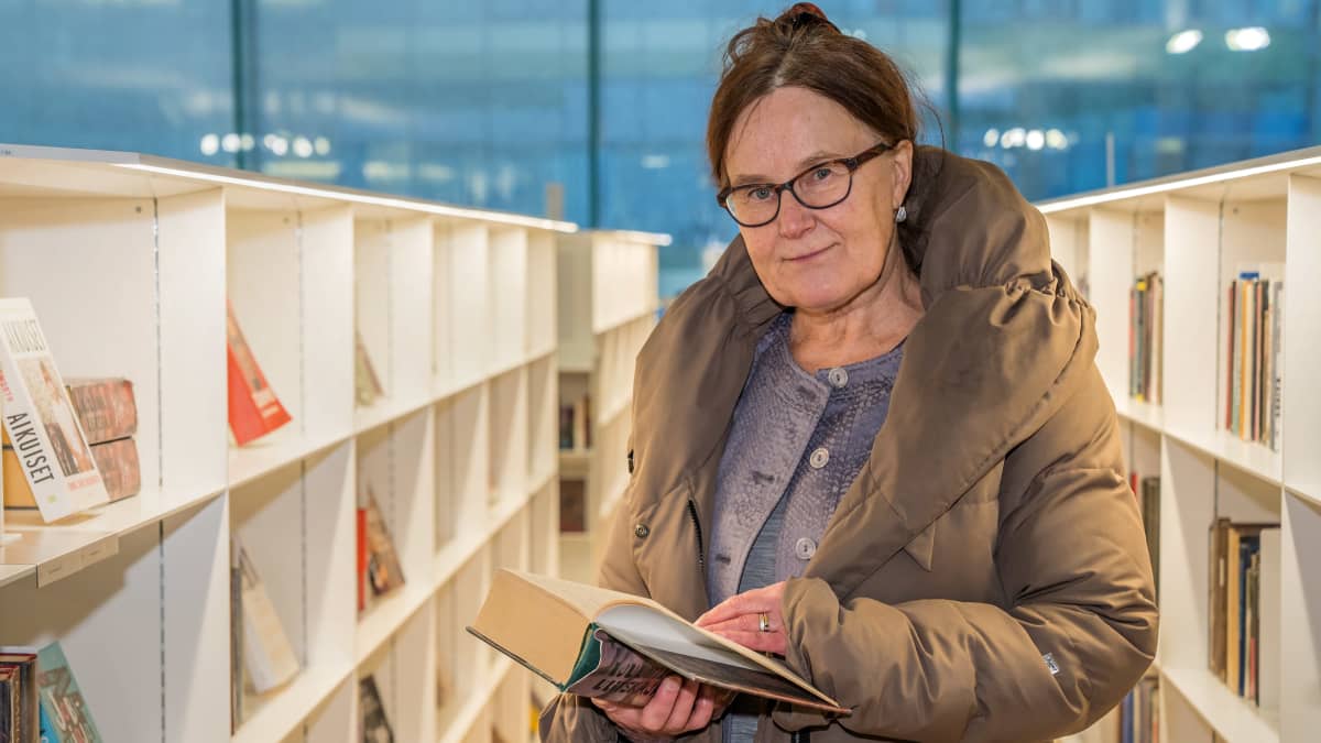 Henkilökuvassa, Marja Holmila, tutkimusprofessori emerita.