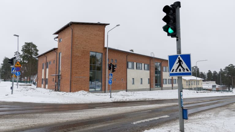 Itä-Suomen koulun Lappeenrannan yksikkö talvella.