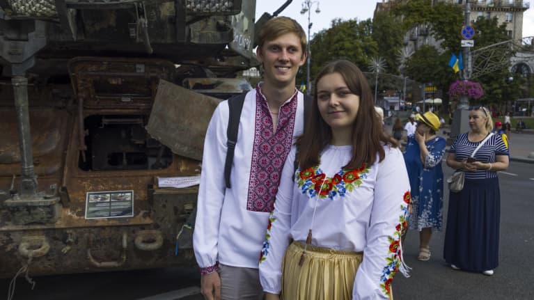 Ukrainan itsenäisyyspäivä keräsi kosolti väkeä Kiovan kaduille sodasta ...