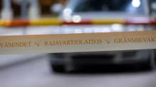Rajavartiolaitoksen eristysnauha Vaalimaan raja-asemalla.