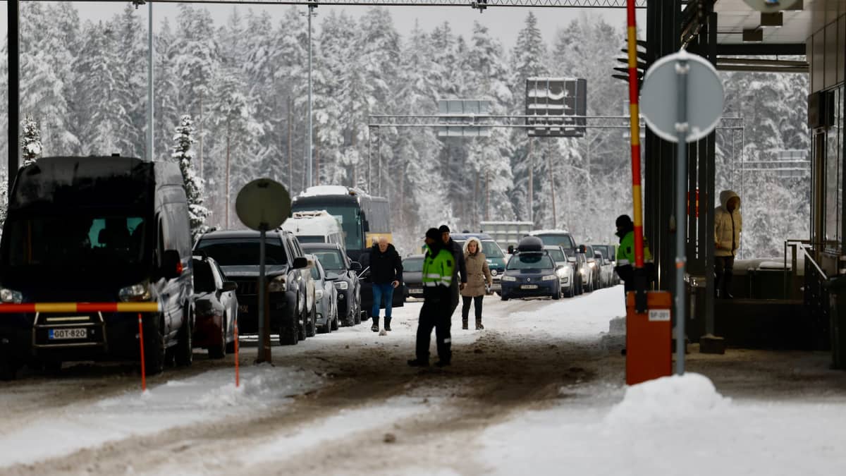 Vaalimaan raja-asema oli auki torstaina. Kuva: Mikko Savolainen / Yle