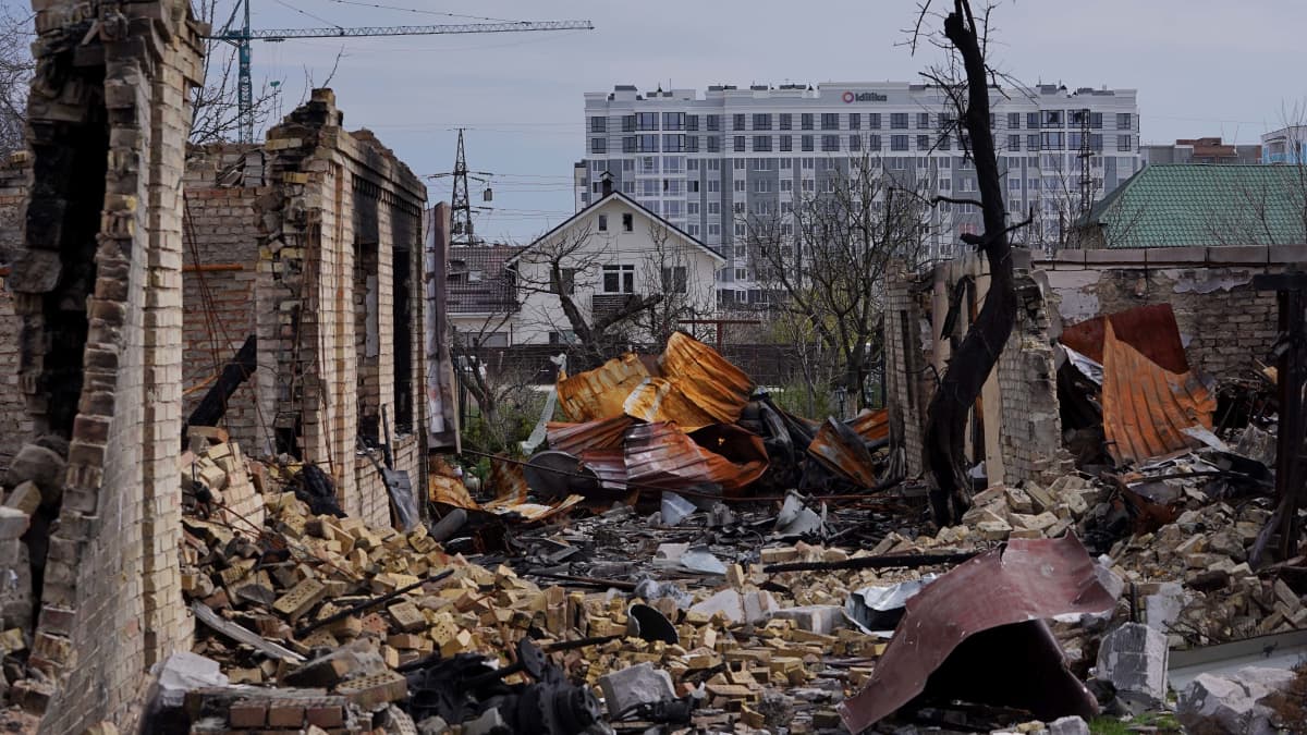 Tuhoutuneita rakennuksia Ukrainan, Butsassa