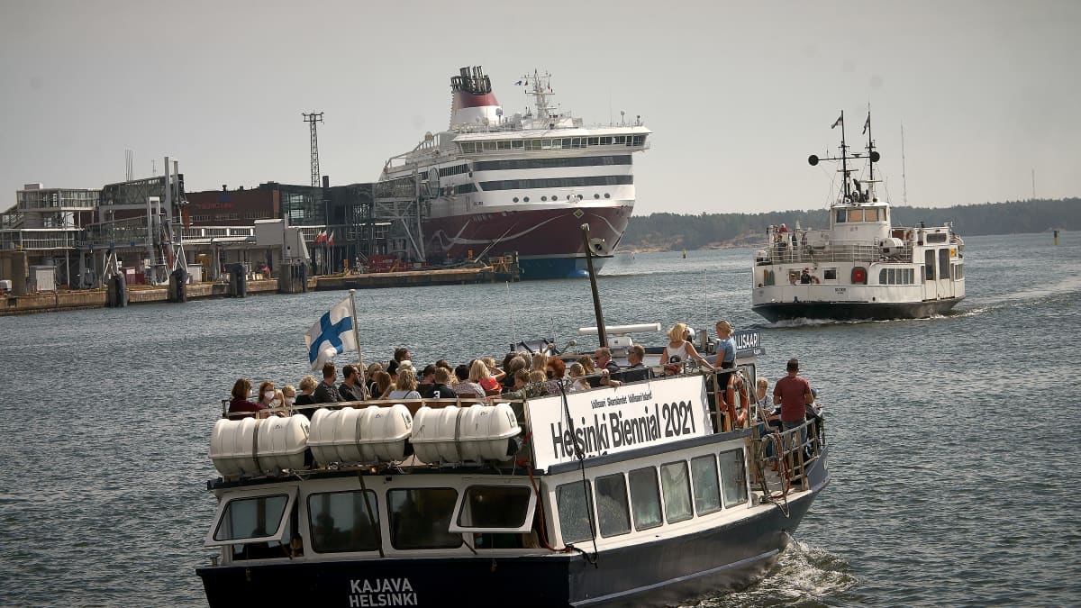 Turistivene Helsingin satamassa