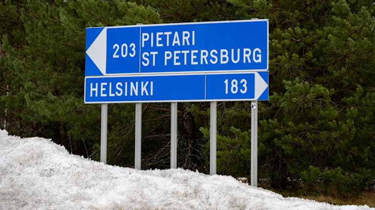 Tienviitta Vaalimaan rajanylityspaikan vieressä.
