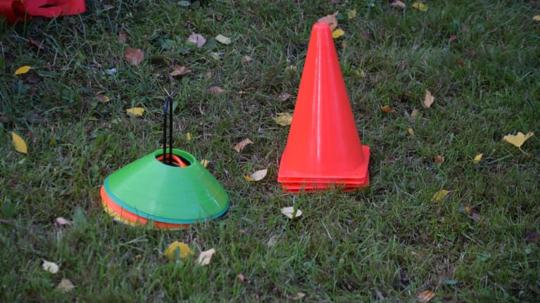 Hoppa jämfota på gräsmattan - Rörelsekul sätter fart på barn i Hangö ...