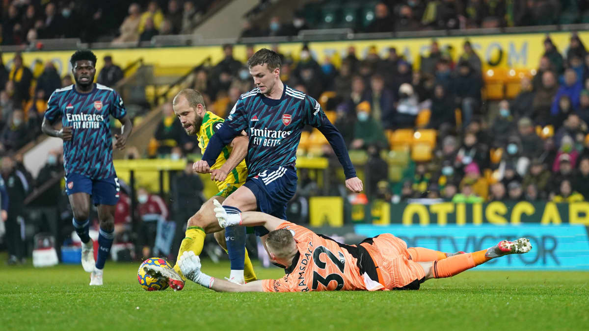 Norwichin kärki Teemu Pukki yrittää maalia Arsenal-ottelussa 26.12.2021.