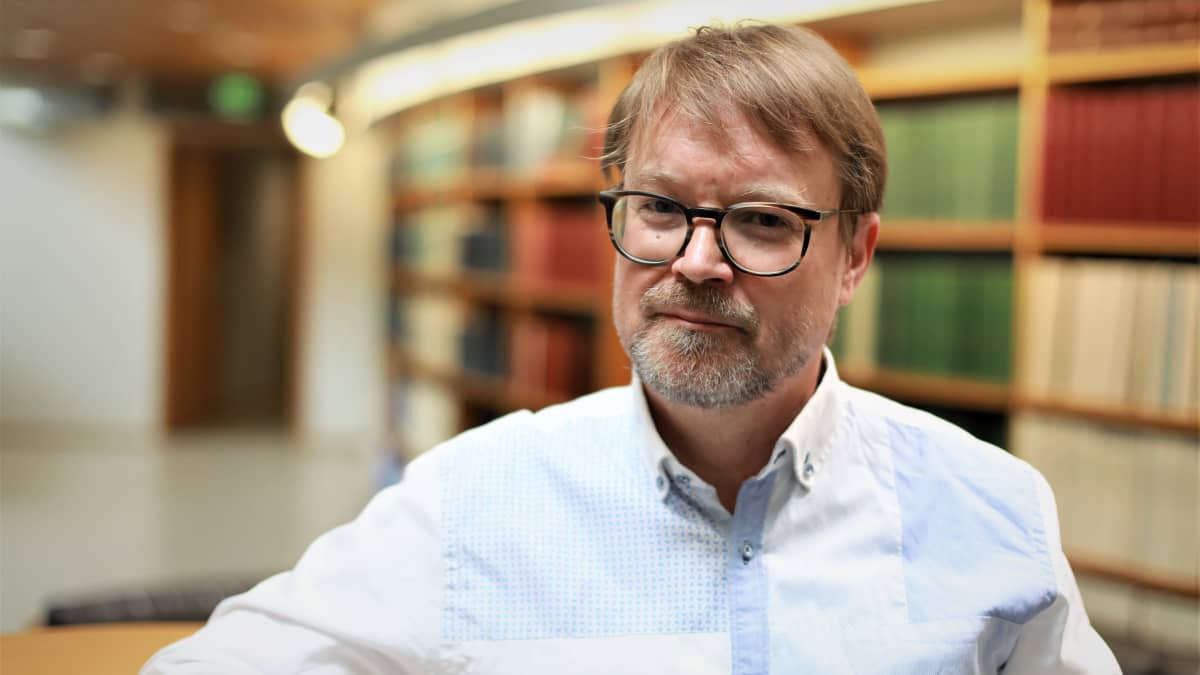 Olli Vapalahti, lääkäri ja tutkija, joka toimii Helsingin yliopiston zoonoosivirologian professorina