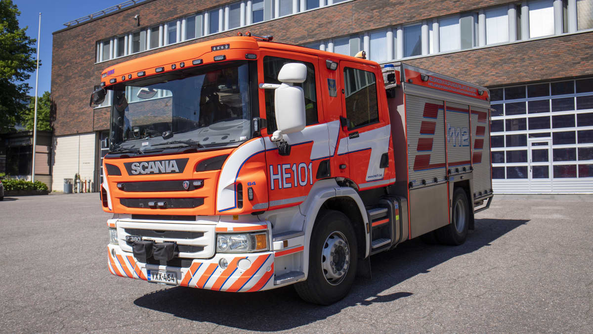Paloauto Helsingin keskuspelastusaseman pihalla