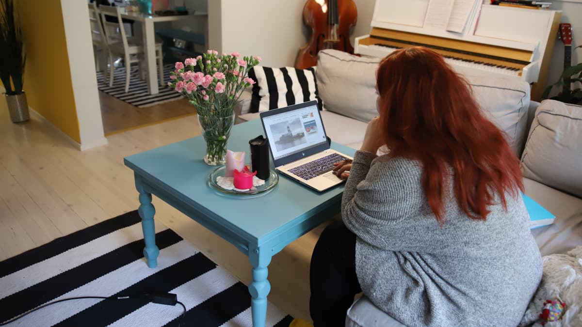 Elli Sormunen hakee e-viisumia verkosta