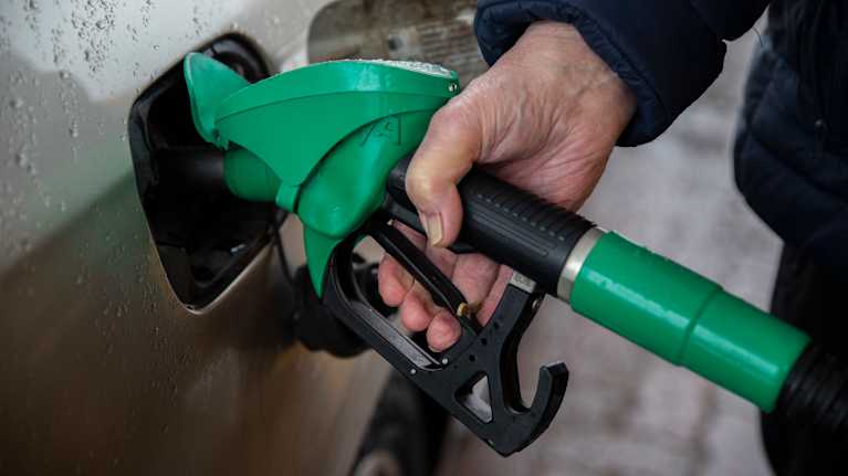Increased distribution obligation raises gasoline prices. Photo: Antro Valo / Yle