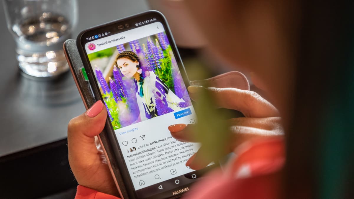 Psykoterapeutti ja sosiaalipsykologi Emilia Kujala
