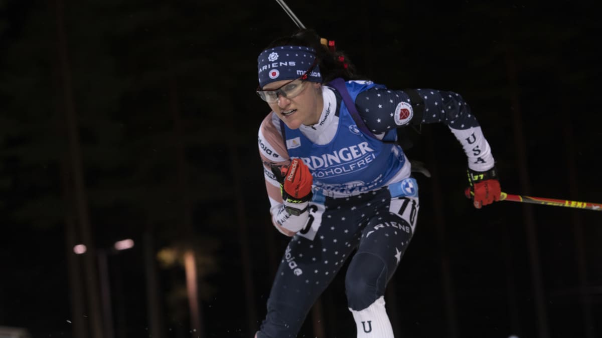 Joanne Reid kilpailee Kontiolahden pikakilpailussa 2020.