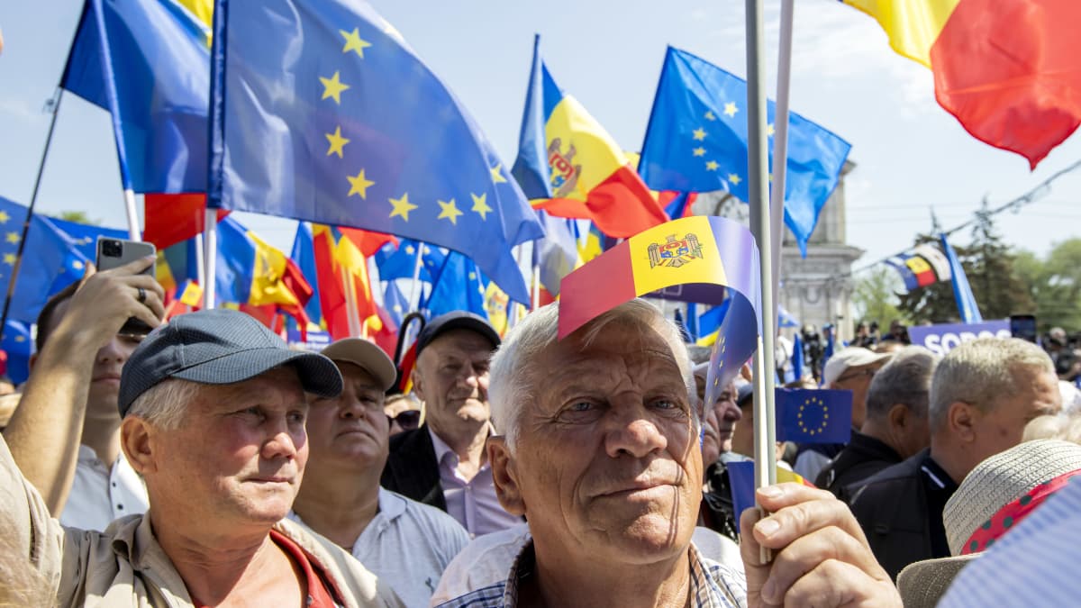 EU-kannattajien mielenilmaus Moldovan pääkaupungissa 21 toukokuuta. 