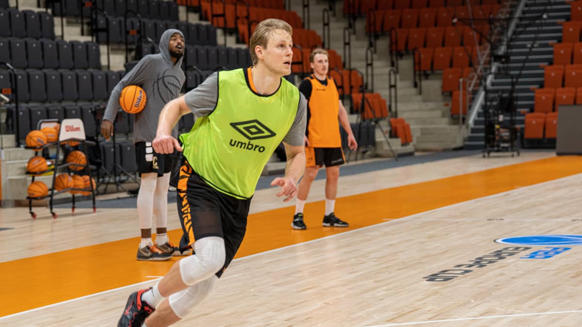Susijengin Daniel Dolenc pelaa ensimmäistä kauttaan Kauhajoella. Hän on pelannut aiemmin mm. Ranskassa ja Itävallassa.