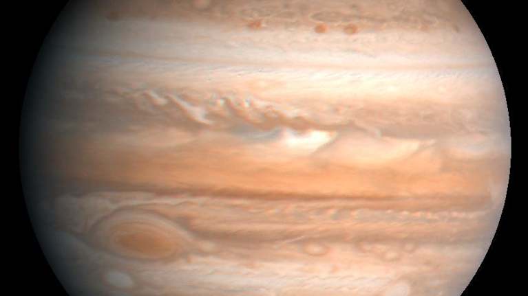 Bild på Jupiter tagen 1979 av Voyager 1.