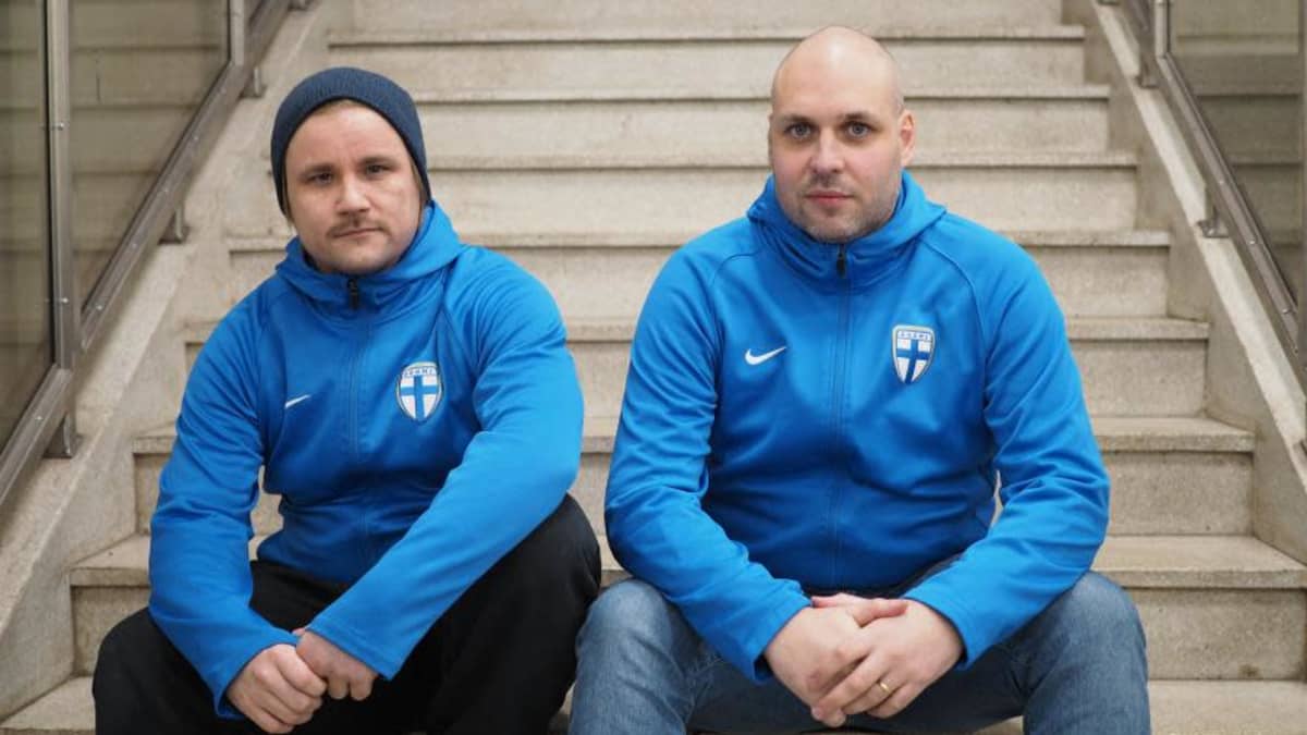 Suomen PES-maajoukkueen pelaajat Joona Koivula (vas.) ja Raoul Söderlund.