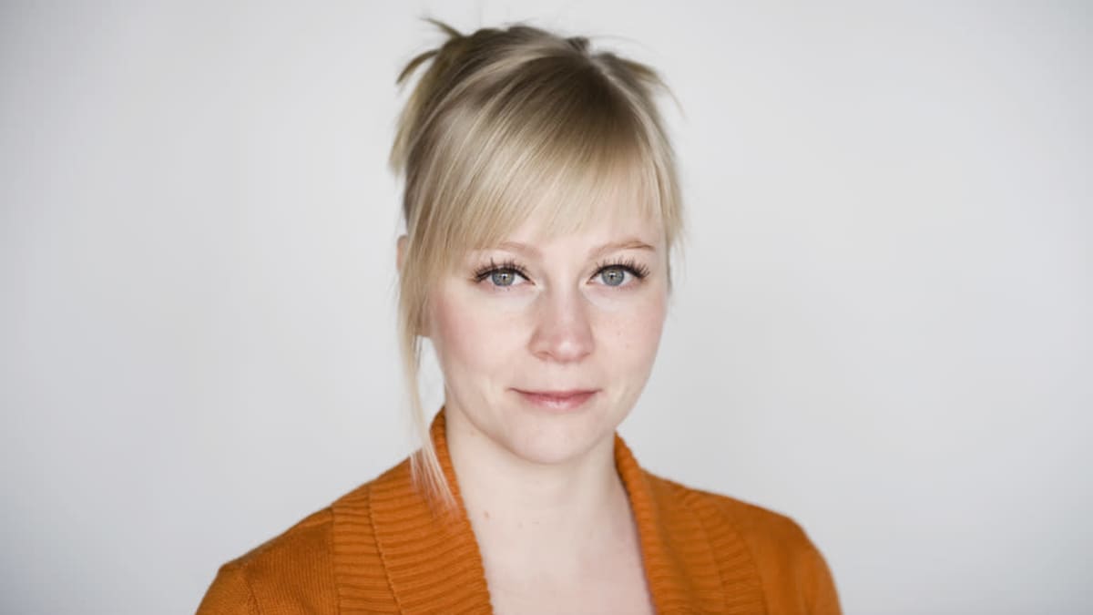 Anne Orjalan toimittajakuva.