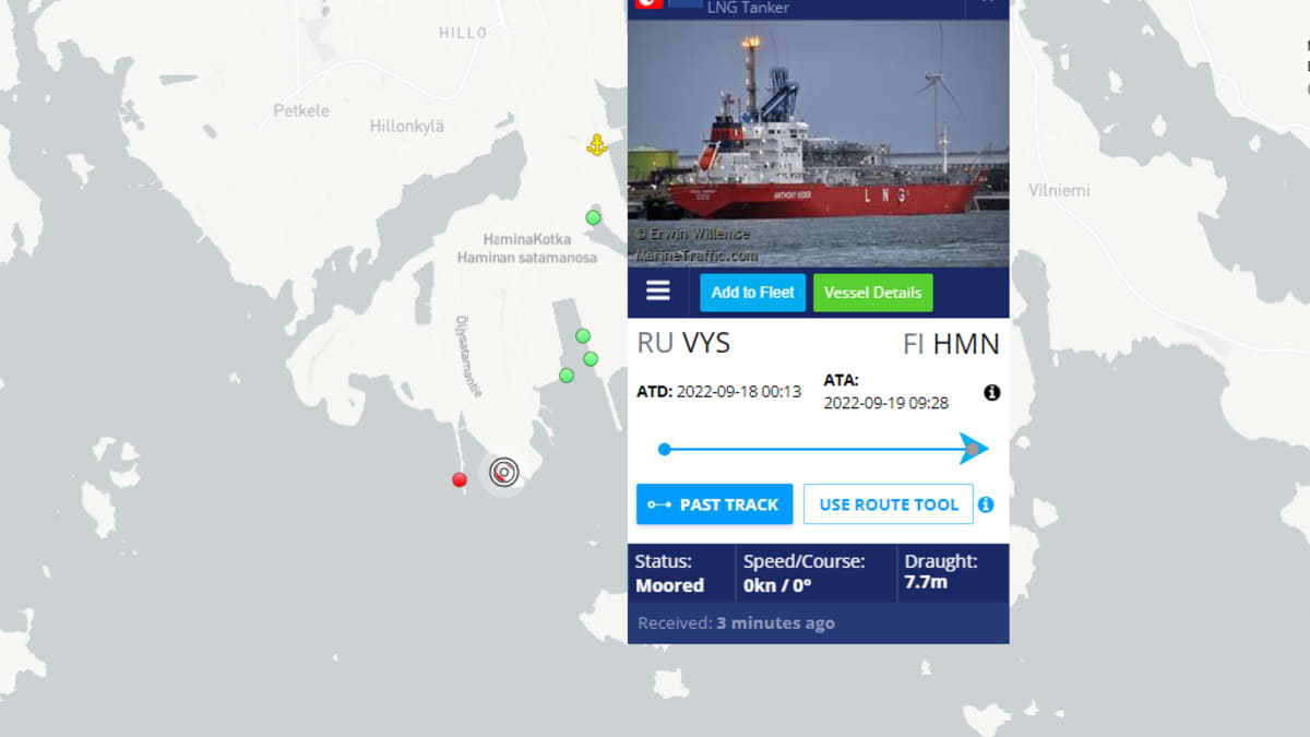 Kuvankaappaus Marine Traffic -palvelusta, jossa LNG-tankkeri näkyy.