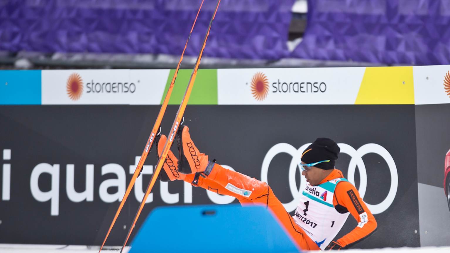 Överlyckliga folkfavoritens första kontakt med snö: kom inte i mål i  kvaltävlingen | Sport | Yle