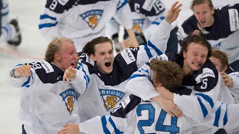 pula-ahon-dominointi-ja-olli-jokinen-sikari-suussa-muistatko-n-m