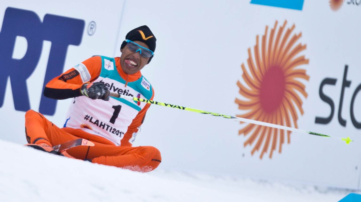 Venezuelas VM-amatör fick hjälp med skidor och stavar: ”Inte använt sådant  förut” | Sport | Yle