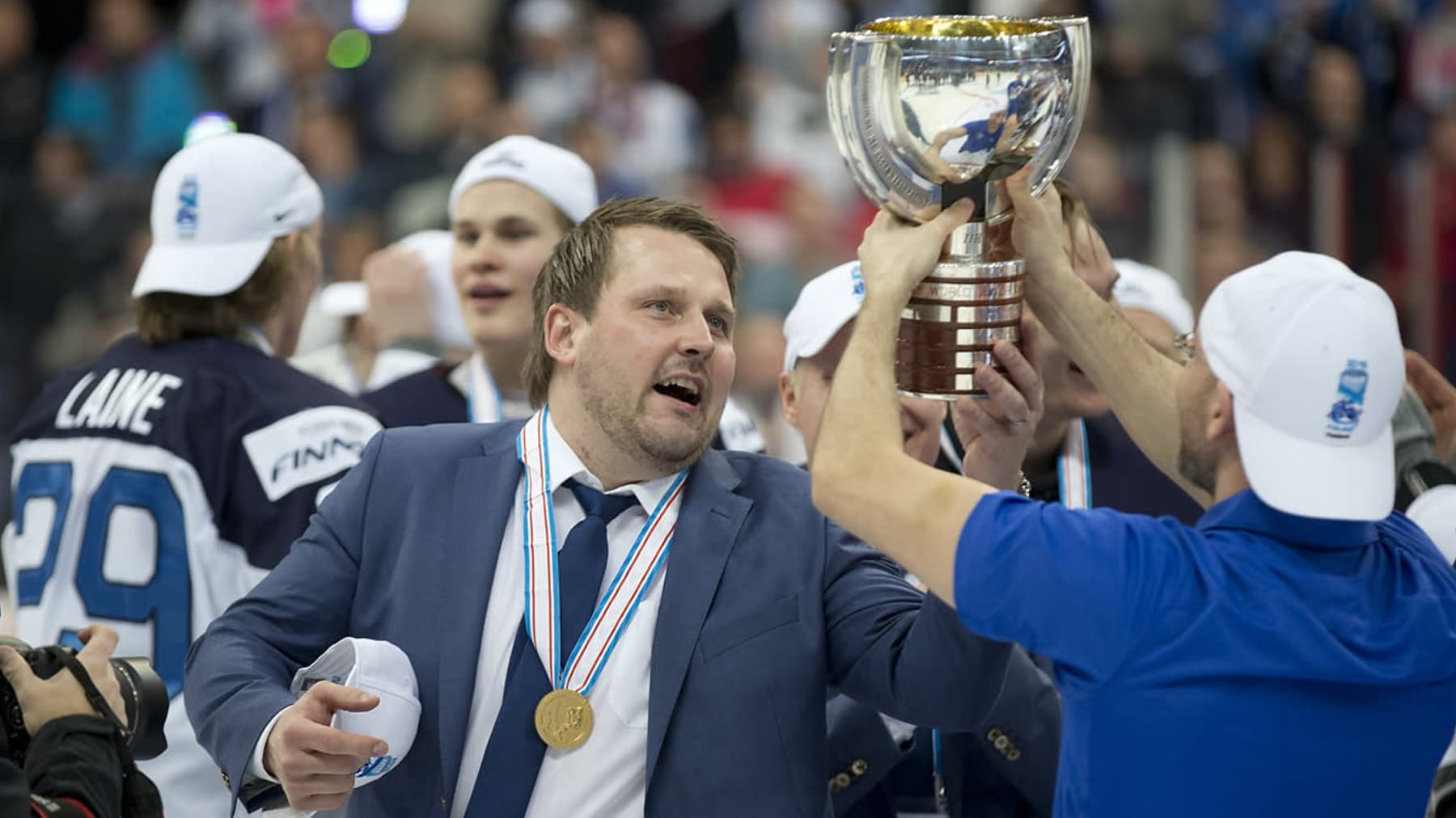 Antti Pennane tuulettaa nuorten MM-kotikisoissa 2016.