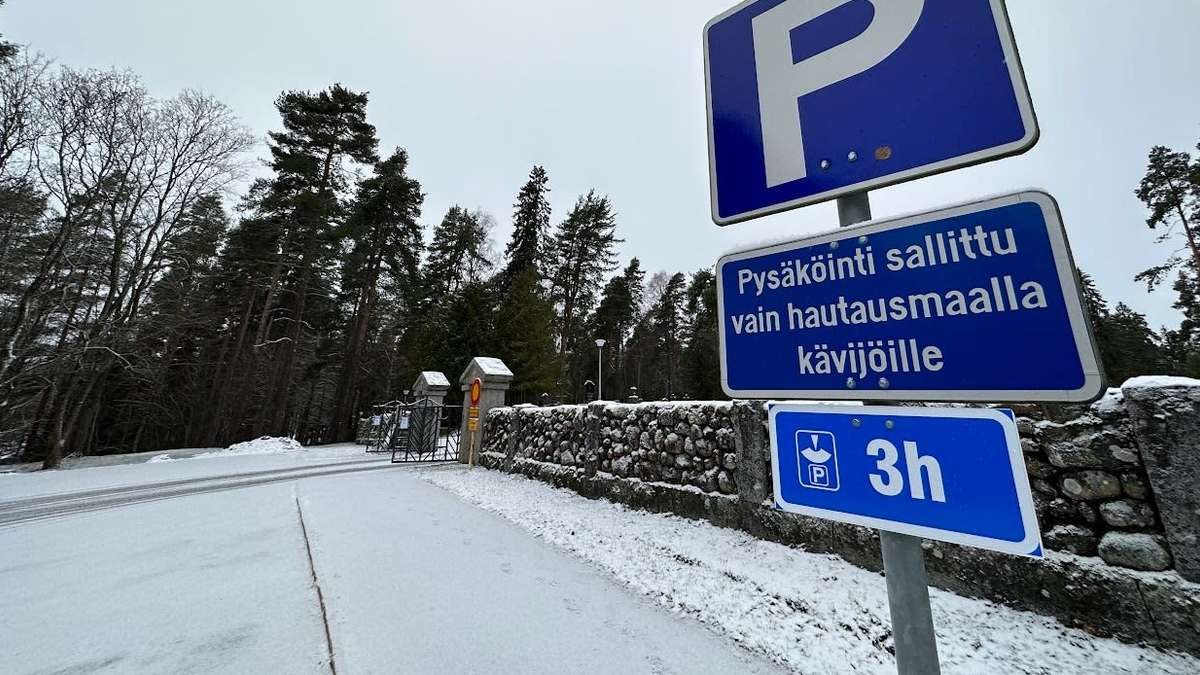 liian-pienet-ruudut-raksaduunarit-hautausmaan-parkissa-sinkut