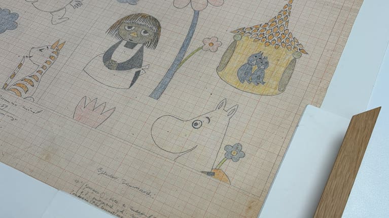 Vanha luonnos, jossa on Muumi-hahmoja.