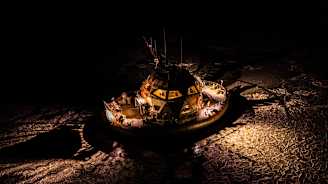 Ranskalainen tutkimusalus Tara Polar Station Oulun edustalla joulukuussa 2025.