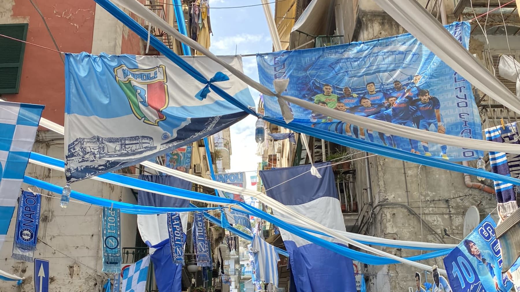 Napolissa juhlitaan Italian jalkapallomestaruutta.