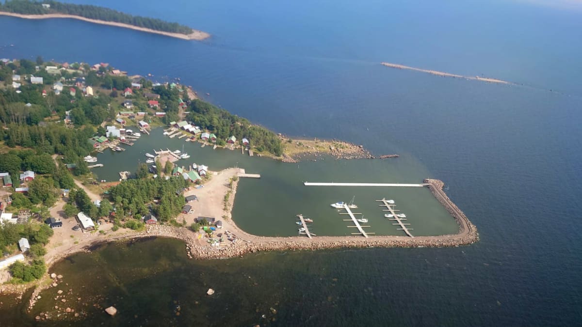 Flygbild av Fagerös nya gästhamn.