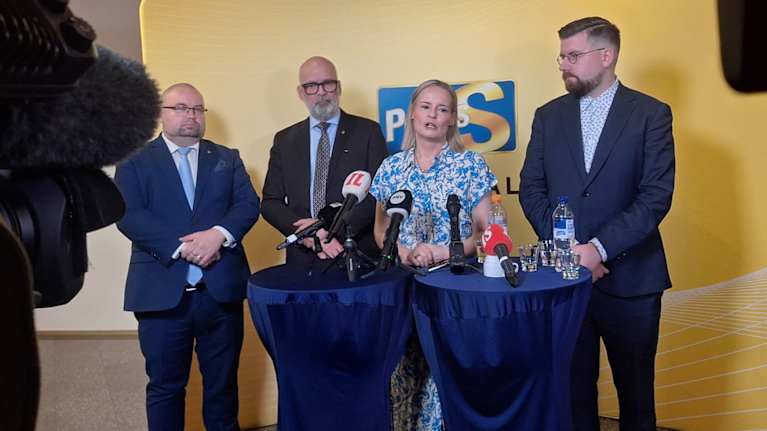 A press conference for the Finns Party, with Riikka Purra and Sebastian Tynkkynen.