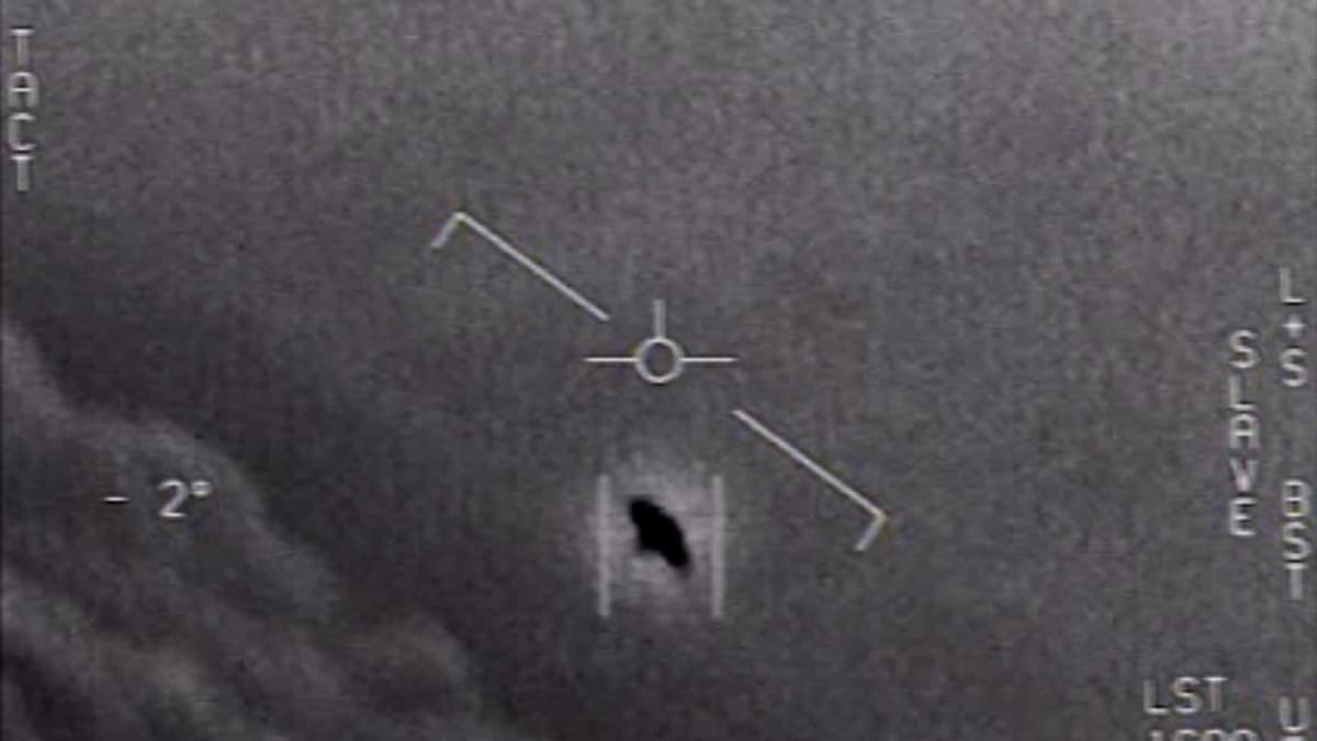 Pentagonin julkaisema kuva ufosta 
