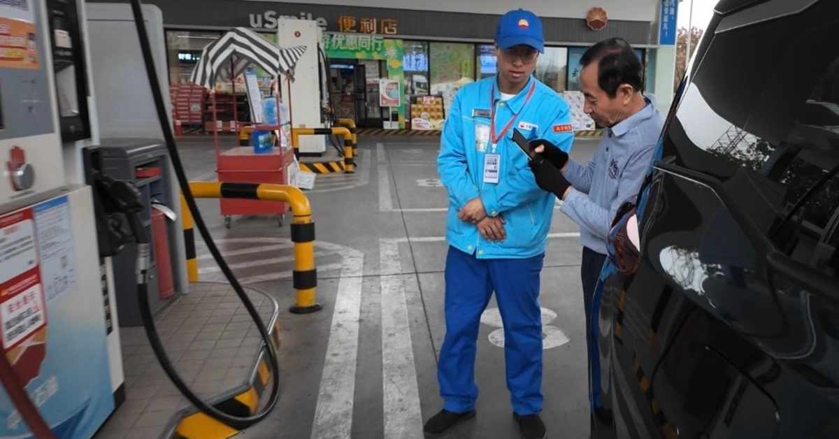 Kiina vahtii bensan hintaa, jotta kansalaiset pysyvät tyytyväisinä