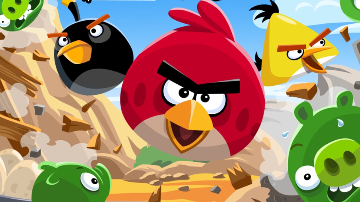 En tecknad bild på en röd, bollformad fågel. Fågeln ser arg ut. 