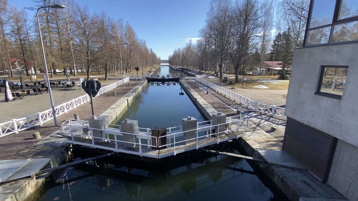Vääksyn kanava avattiin vapuksi, mutta Päijänteen jäät estävät vielä  veneilyn | Yle Uutiset