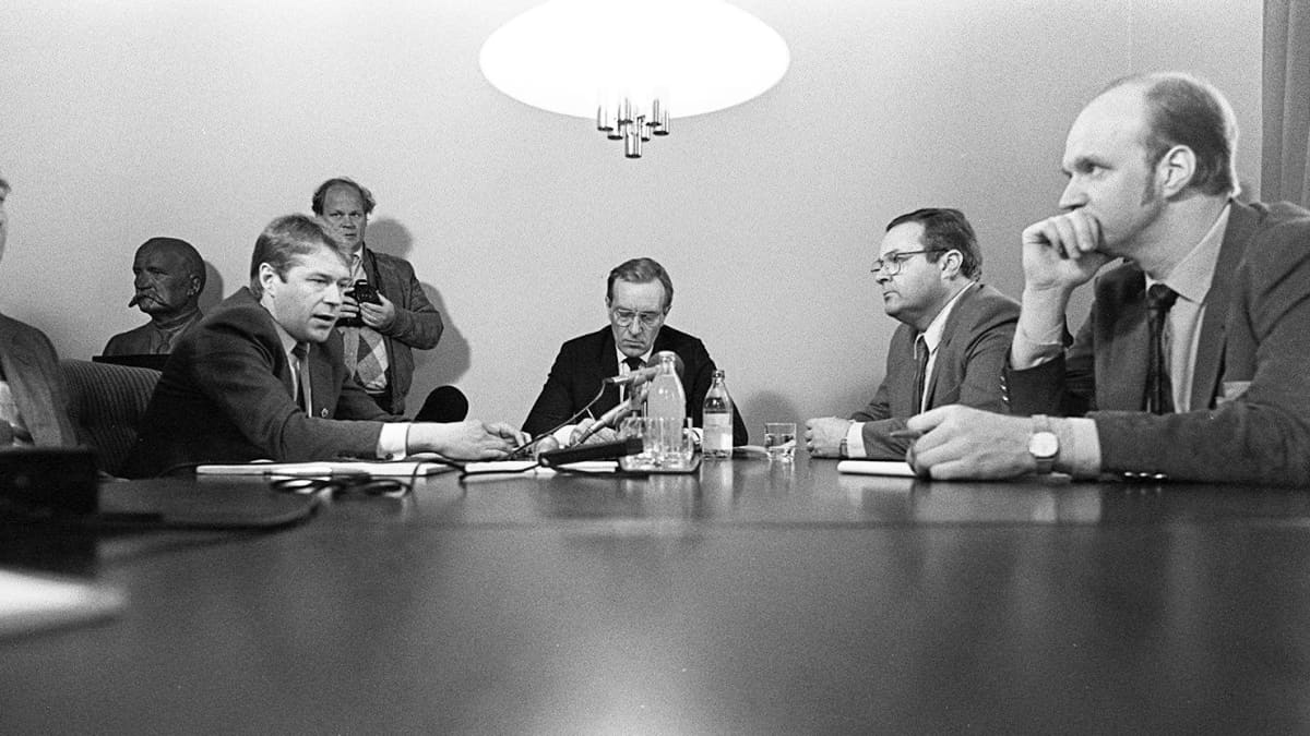 Matti Ahde, Harri Holkeri ja Ilkka Suominen hallitusneuvotteluissa 1987.