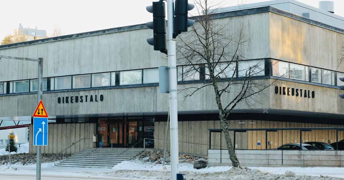 Poliisi myi koiranpentuja ja jätti tulot ilmoittamatta verottajalle – menetti virkansa