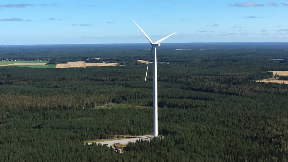 Kuvassa tuulivoimala wpd:n Mäkikankaan tuulipuistossa Pyhäjoella