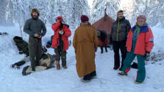 ympäristöaktivisteja Aalistunturilla Kolarissa talvella.