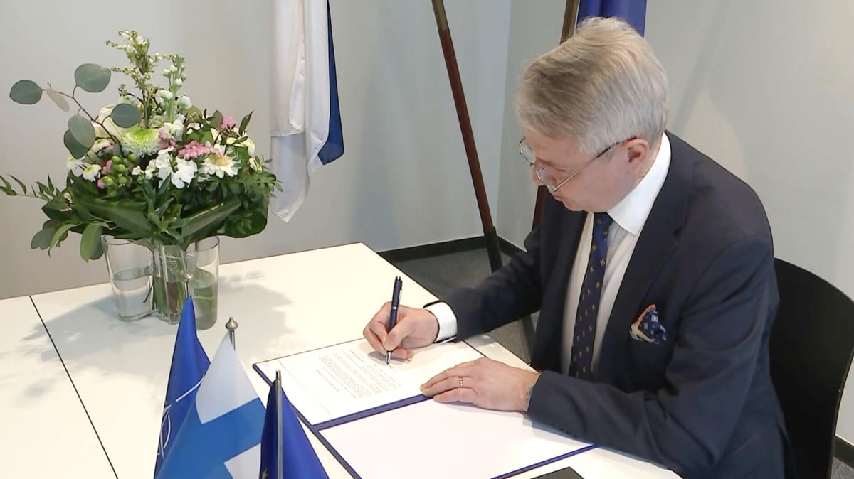 https://images.cdn.yle.fi/image/upload/c_crop,x_0,y_0,w_1919,h_1080/w_1200,h_674,ar_1.78,dpr_1,c_fill/q_auto:eco,f_auto,fl_lossy/v1680607653/39-1095196642c09612501f